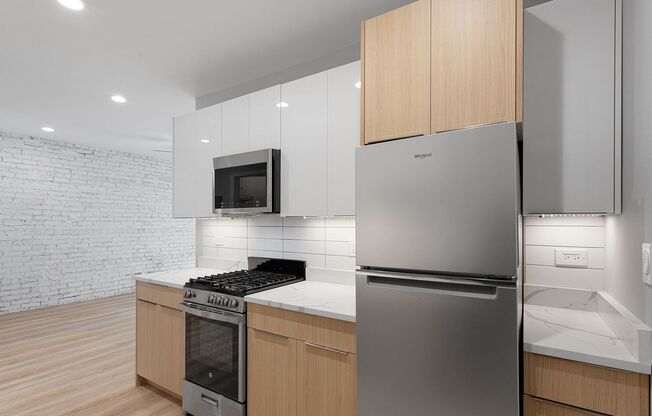 2 beds, 1 bath, 561 sqft, $2,100, Unit 1629-2C