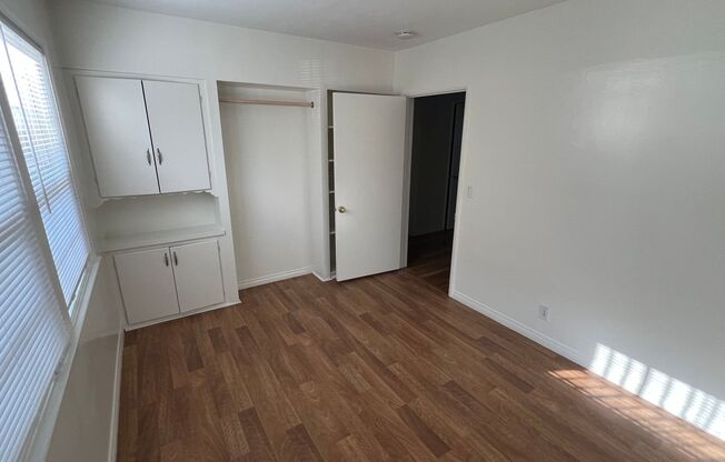 2 beds, 1 bath, 800 sqft, $2,400, Unit 2