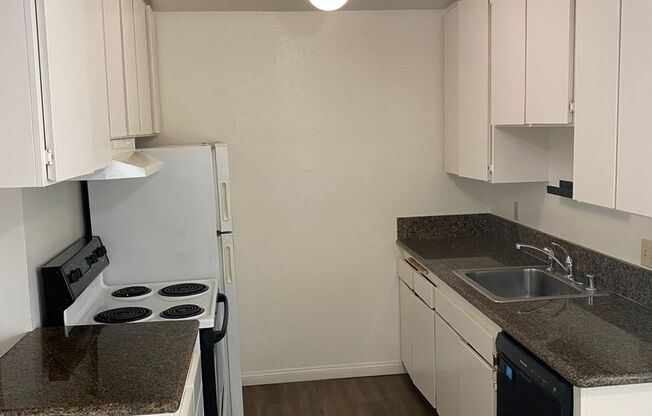 2 beds, 1 bath, 800 sqft, $2,750, Unit #5