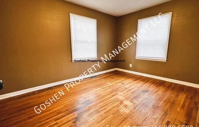 3 beds, 1 bath, 1,012 sqft, $950