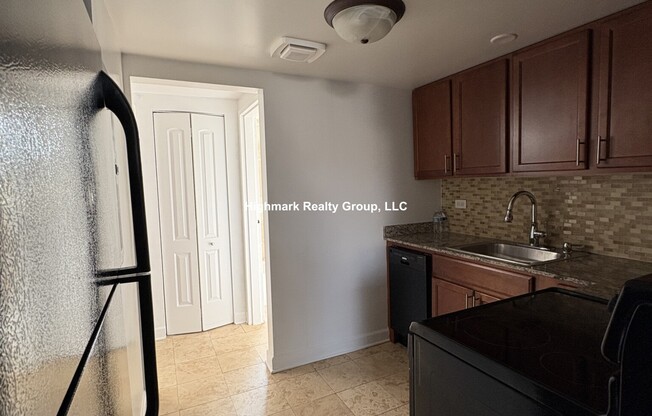 7626 1/2 N MILWAUKEE AVE