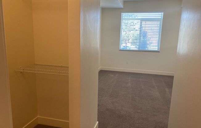 2 beds, 2 baths, 964 sqft, $1,550, Unit 332