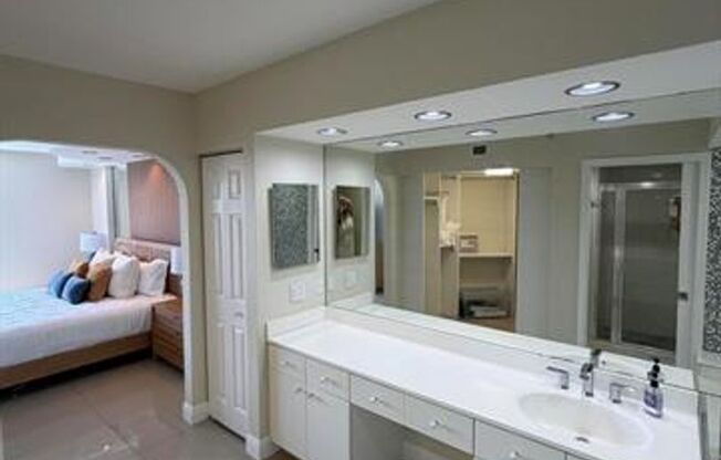 2 beds, 2 baths, $3,500, Unit # 2303