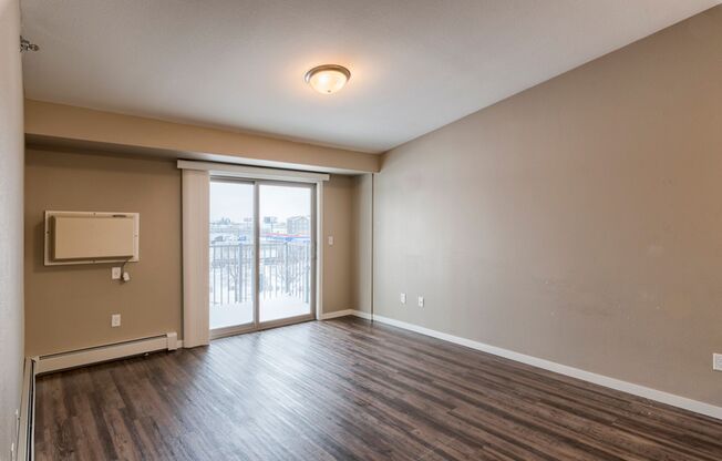 1 bed, 1 bath, 675 sqft, $1,005, Unit 211