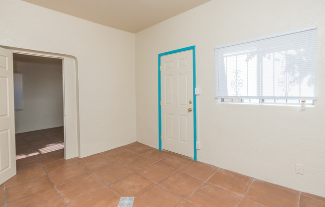 2 beds, 1 bath, $1,700