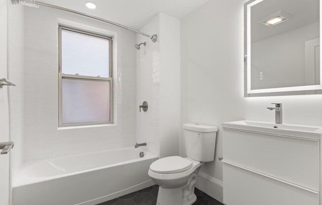 2 beds, 2 baths, 800 sqft, $3,000, Unit 305