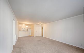 1 bed, 1 bath, 672 sqft, $1,970, Unit 114
