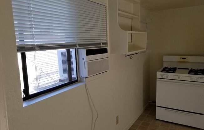 2 beds, 1 bath, $1,125, Unit 1130 #4