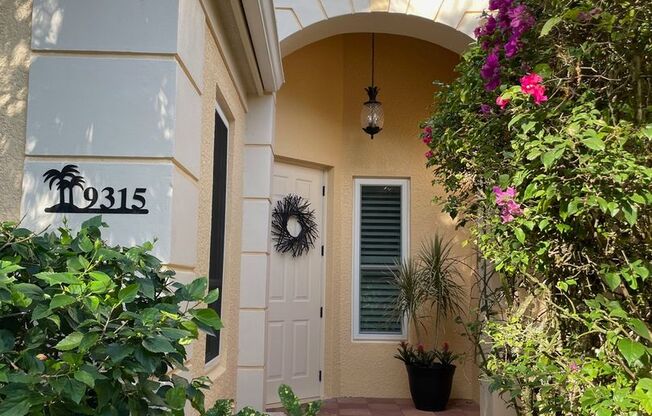 Mediterranean Style Vacation House Minutes from Beaches!