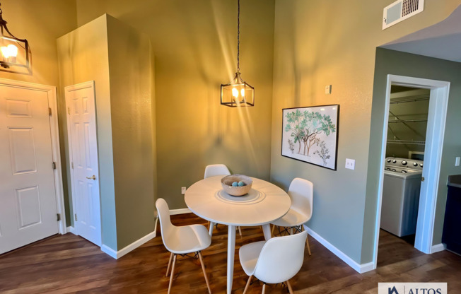 1 bed 1 bath w/ Beautiful Mountain views!