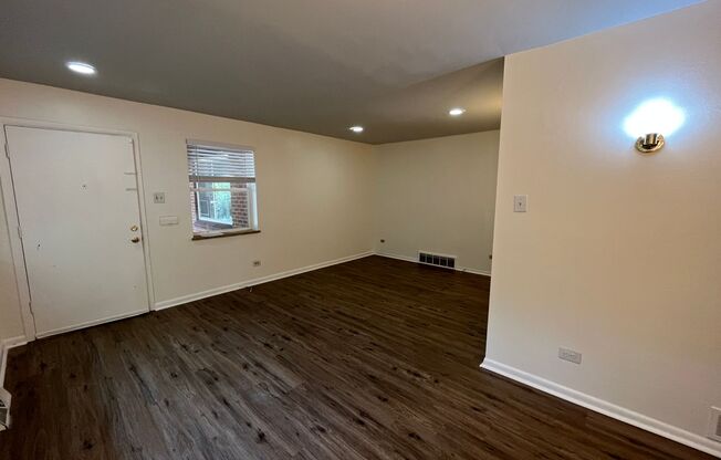 4442 4444 ELIZABETH ST