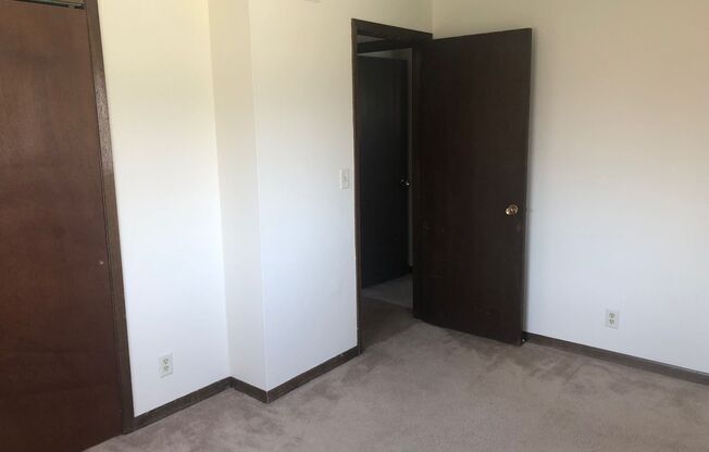 2 beds, 1 bath, $685