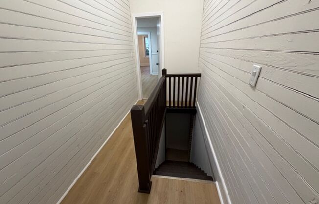 4 beds, 1 bath, 1,300 sqft, $3,500, Unit 473 Amity Rd