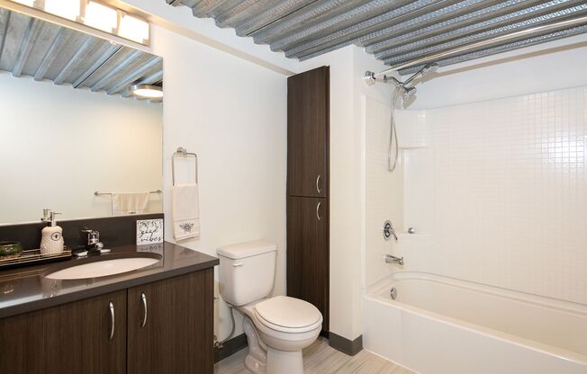 1 bed, 1 bath, 1,005 sqft, $2,795, Unit 102