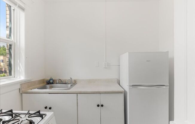 1 bed, 1 bath, 579 sqft, $1,200, Unit 206