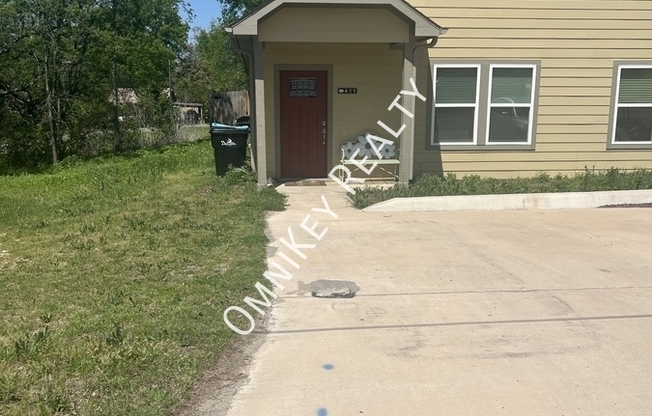 411 E ELM ST