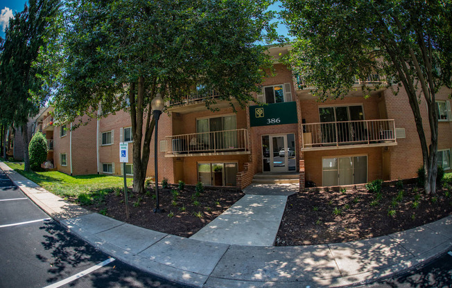 Spring Ridge Apartments Building Exterior 1