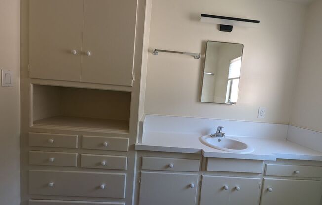 1 bed, 1 bath, 710 sqft, $1,875, Unit 10