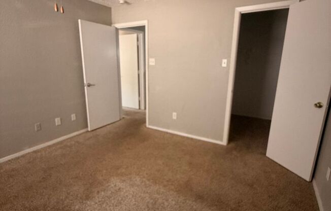 2 beds, 1.5 baths, 1,140 sqft, $1,339, Unit 12B