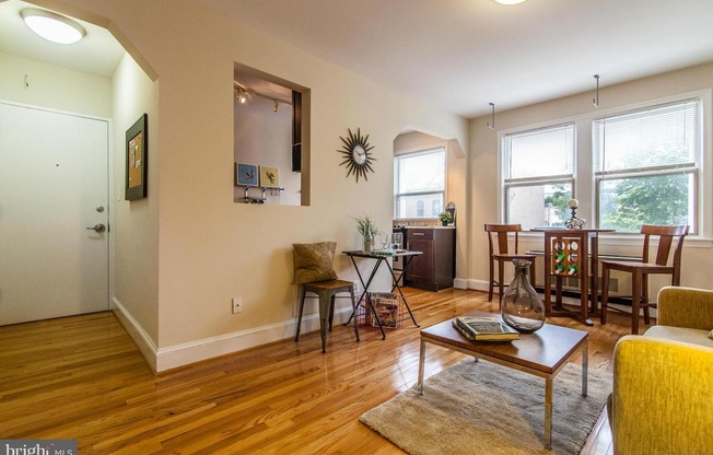 1367 K ST SE