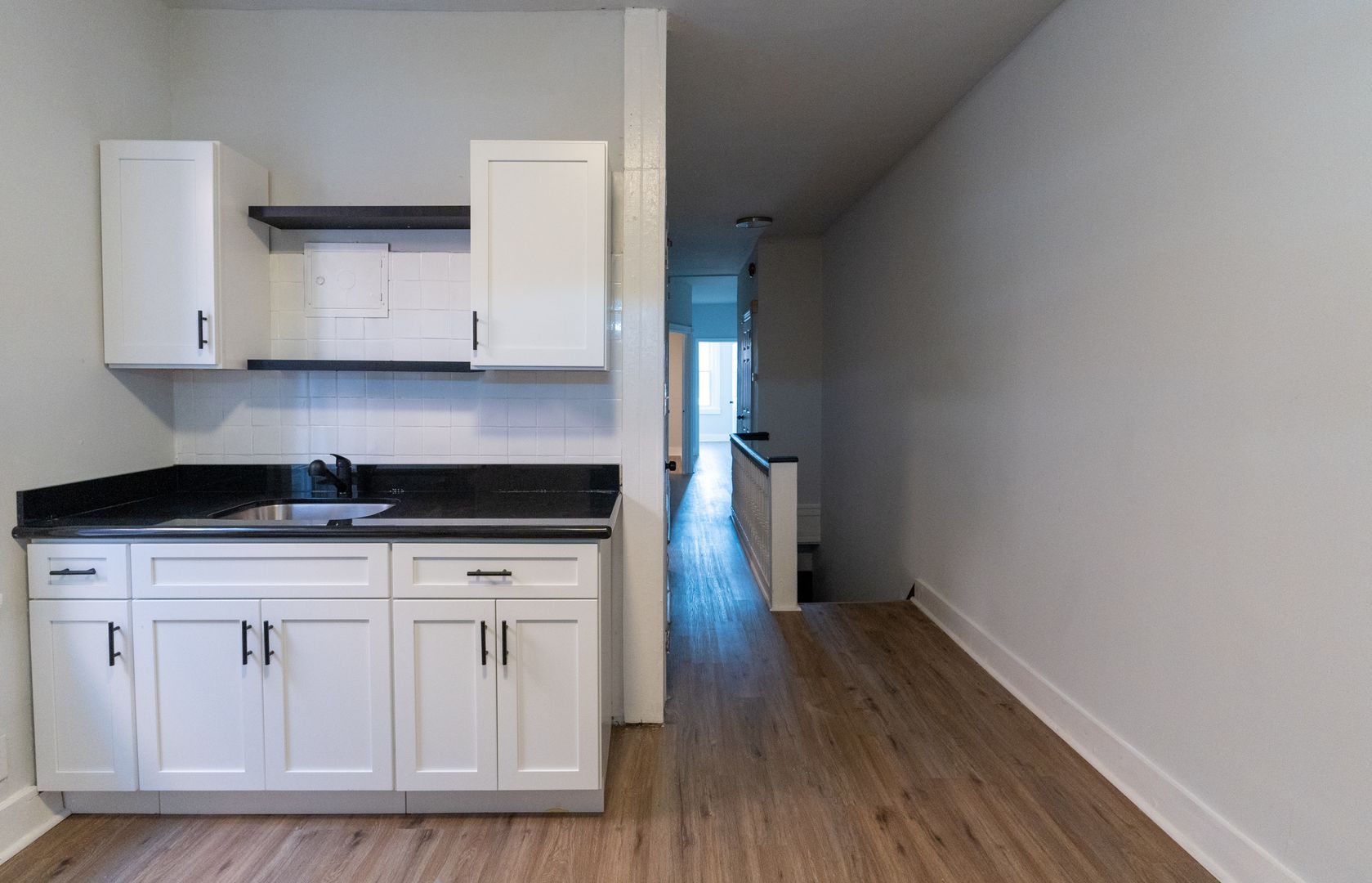 Newly renovated 2 bedroom 2nd Fl unit