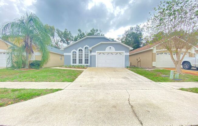 Beautiful 3 bdrm 2 bath with 2 car garage on a CUL-DE-SAC with FLORIDA ROOM!