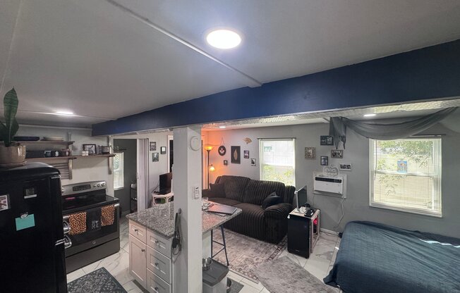 508 1/2 12 AVE N