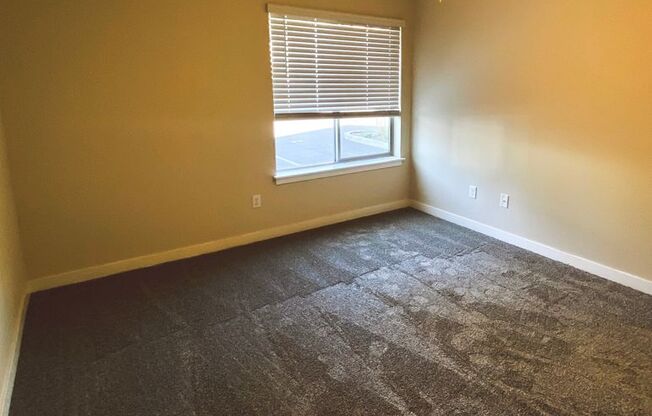 2 beds, 1 bath, 957 sqft, $1,709, Unit B23