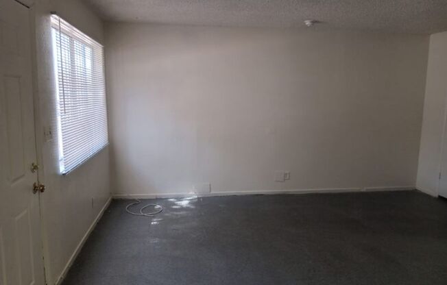 2 beds, 1 bath, $1,000