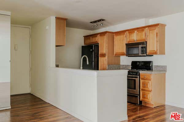 1 bed, 1 bath, 800 sqft, $2,100, Unit 517