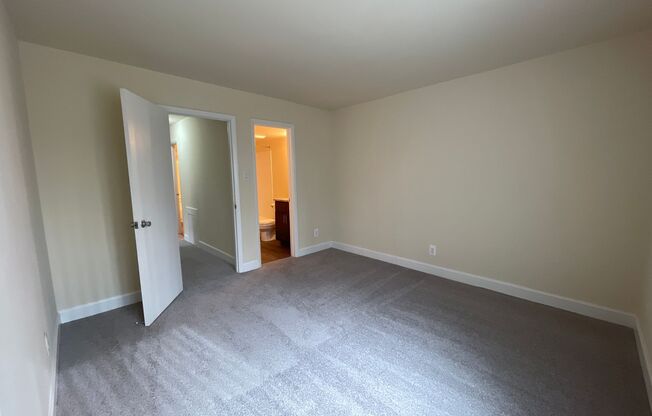 3 beds, 2 baths, 1,152 sqft, $2,350, Unit 14201 #104