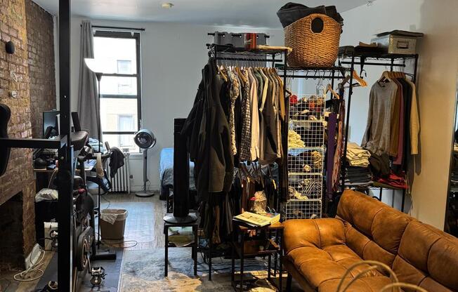 426 W 46 ST