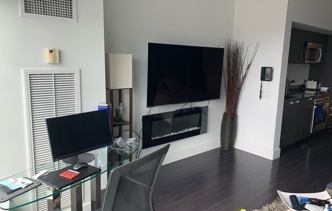 Studio, 1 bath, 512 sqft, $2,900, Unit 24I