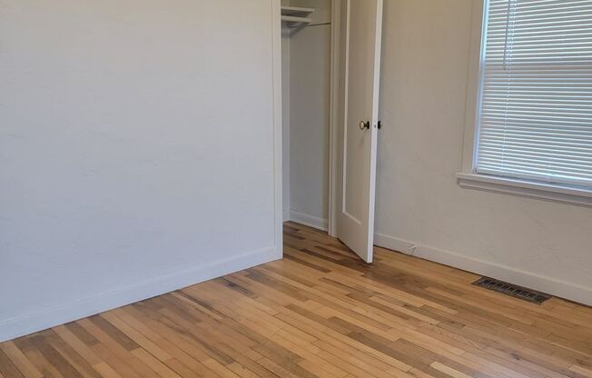 2 beds, 1 bath, $1,600