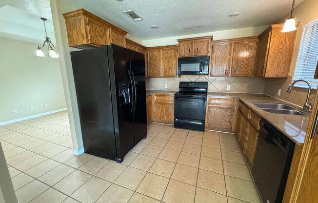 4 beds, 2 baths, $1,700