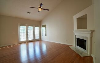 NICE One Level Nashville Area Home Near Lakes and Airport!