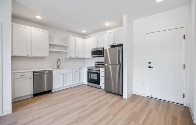 2 beds, 2 baths, 965 sqft, $1,600, Unit 332