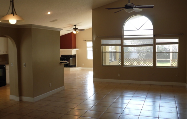 Cozy home in quiet cul-de-sac! NO CARPET!