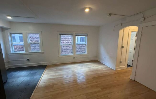Studio, 1 bath, 500 sqft, $875, Unit Unit 403