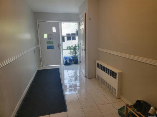 2 beds, 1 bath, $2,600