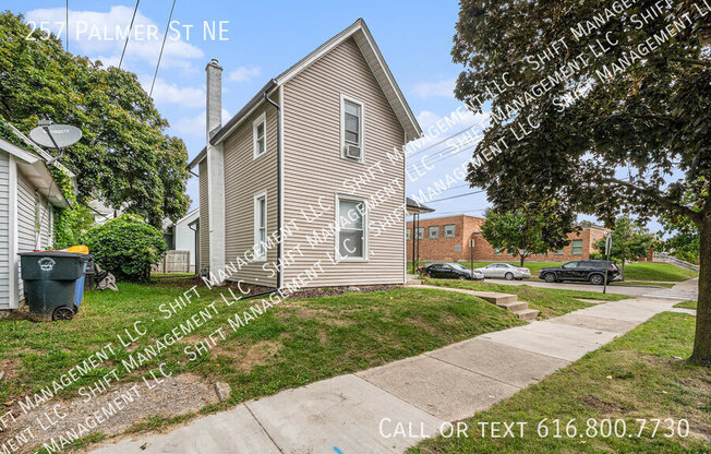 257 PALMER ST NE