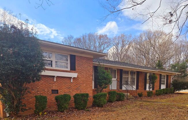 3 Bedroom Brick Rancher - Lawncare Included!