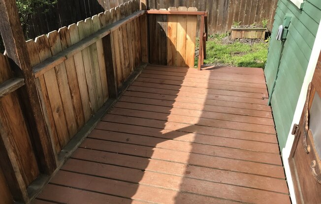 2 Bedroom Duplex Unit in S. Eugene