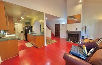 2 beds, 1.5 baths, $5,600