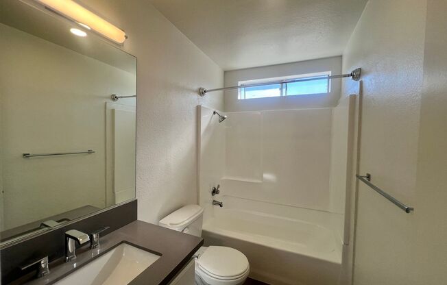 1 bed, 1 bath, 579 sqft, $1,895, Unit 28