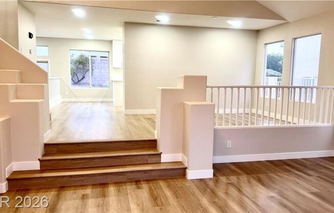 BEAUTIFUL OPEN FLOOR PLAN. 3 BEDROOMS, 2.5 BATHROOM. LOCATED SOUTHWEST. NEAR SHOPPING, SCHOOLS AND THE 215