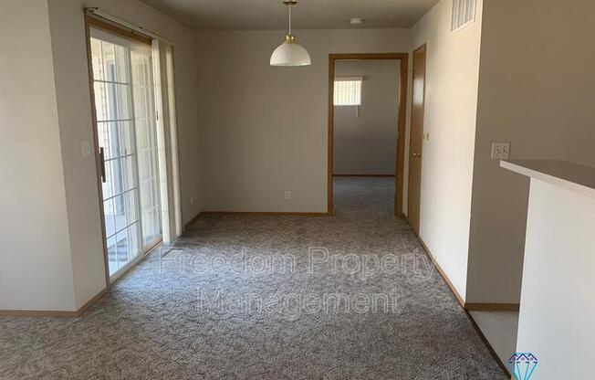 2250 S CHALLENGER LN