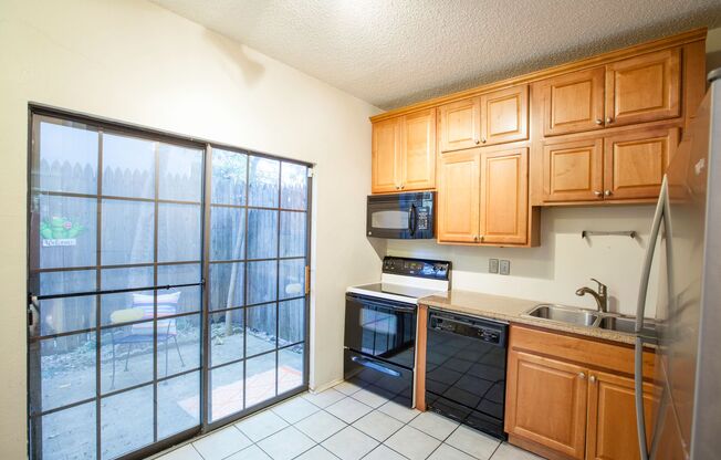 2 beds, 2 baths, $1,500