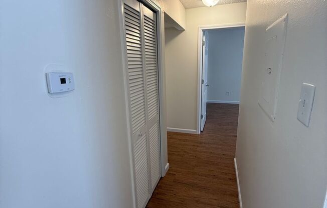 2 beds, 1 bath, 705 sqft, $765, Unit 837-Unit 2