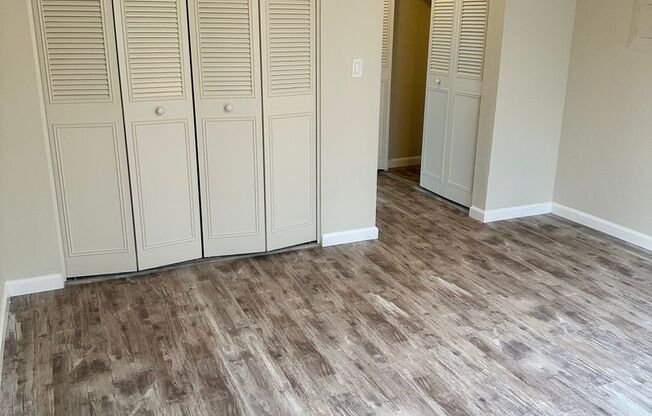 Colonial House South